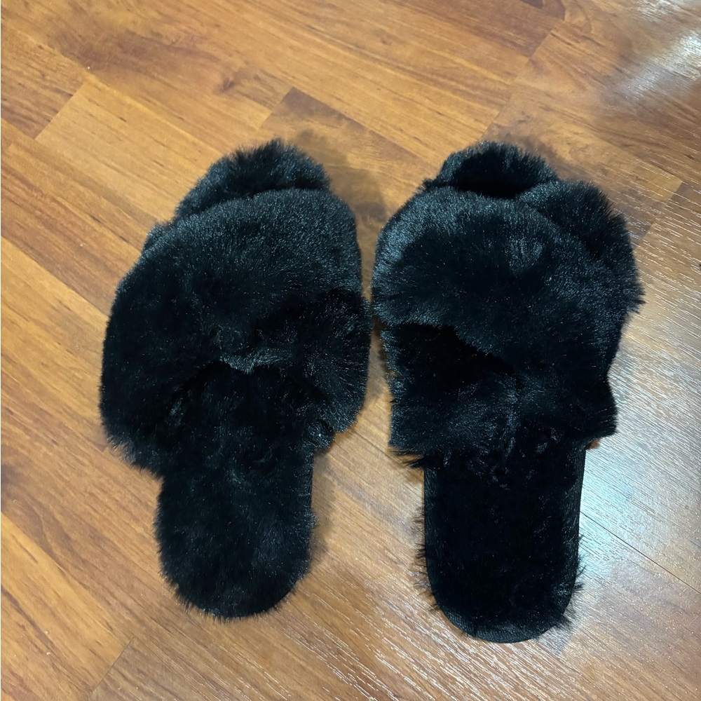 LC Lauren Conrad Black Plush Slippers